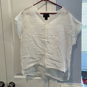 NWOT Tahari white linen blouse